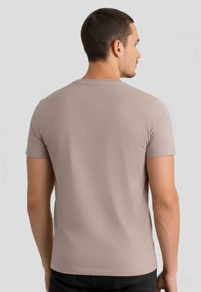 Camiseta Hombre Café Pardo Mp 113051