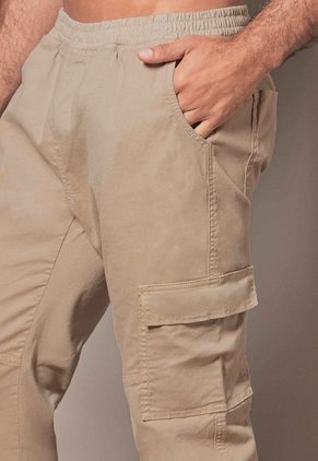 Jogger Hombre Arena Mp 59223