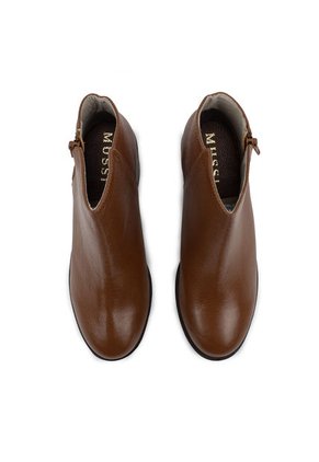 Botin Tacon Mussi Tondela Color Miel Para Mujer