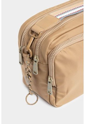 Bolso Tipo Manos Libres En Textil De Tres Compartimentos Bolso Tipo Manos Libres En Textil De Tres Compartimentos Crema NAPPA