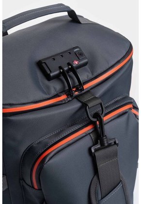 Bolso Tipo Tula Morral En Lona Con Cierres Invertidos En Contraste Bolso Tipo Tula Morral En Lona Con Cierres Invertidos En Contraste Gris NAPPA