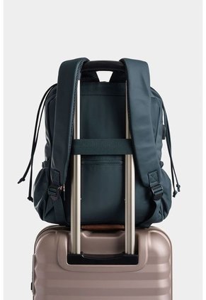 Bolso Tipo Tula Morral En Textil Para Mujer Con Bolsillo Frontal Removible Bolso Tipo Tula Morral En Textil Para Mujer Con Bolsillo Frontal Removible Verde Oliva NAPPA