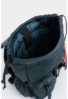 Bolso Tipo Tula Morral En Textil Para Mujer Con Bolsillo Frontal Removible Bolso Tipo Tula Morral En Textil Para Mujer Con Bolsillo Frontal Removible Verde Oliva NAPPA