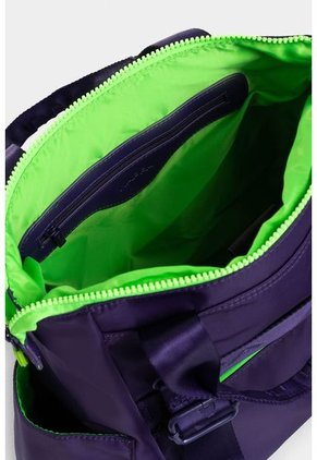 Baguette Turn Davenport Vit Grande Con Bolsillo Removible Baguette Turn Davenport Vit Grande Con Bolsillo Removible Mora NAPPA