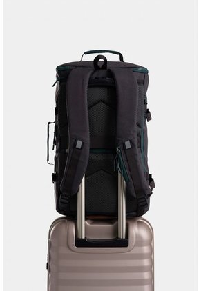 Bolso Tipo Tula Morral En Lona Con Bolsillo Oculto Para Laptop Bolso Tipo Tula Morral En Lona Con Bolsillo Oculto Para Laptop Gris NAPPA