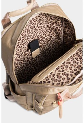 Bolso Tipo Morral Grande Con Bolsillo Removible Bolso Tipo Morral Grande Con Bolsillo Removible Dorado NAPPA