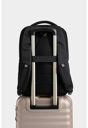 Bolso Tipo Morral Grande Estructurado Bolso Tipo Morral Grande Estructurado Negro NAPPA