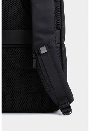 Bolso Tipo Morral Grande Estructurado Bolso Tipo Morral Grande Estructurado Negro NAPPA