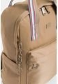 Bolso Tipo Morral Mediano Estructurado Con Bolsillo Secreto Bolso Tipo Morral Mediano Estructurado Con Bolsillo Secreto Crema NAPPA de Nappa