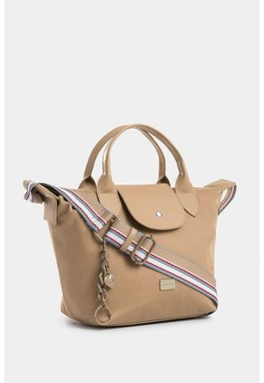 Bolso Tipo Baguette Mediano Con Tapa Y Doble Cargadera Bolso Tipo Baguette Mediano Con Tapa Y Doble Cargadera Crema NAPPA