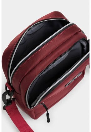 Bolso Tipo Manos Libres Mediano Básico Con Cierres Impermeables Bolso Tipo Manos Libres Mediano Básico Con Cierres Impermeables Vinotinto NAPPA