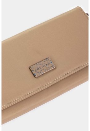 Billetera Mediana Plegable Con Tapa Y Monedero Interno Billetera Mediana Plegable Con Tapa Y Monedero Interno Crema NAPPA