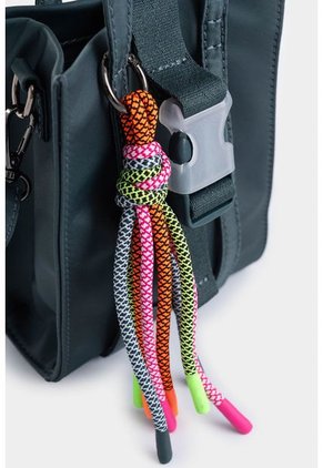 Bolso Tipo Bandolera En Textil Para Mujer Con Llavero Removible En Silueta De Moda Bolso Tipo Bandolera En Textil Para Mujer Con Llavero Removible En Silueta De Moda Verde Oliva NAPPA