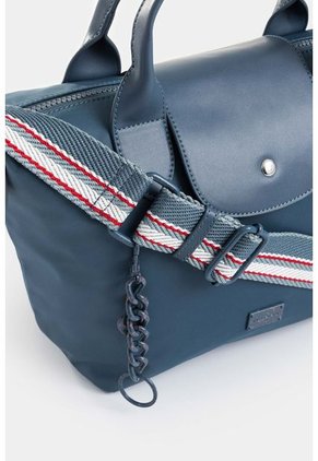 Bolso Tipo Baguette Mediano Con Tapa Y Doble Cargadera Bolso Tipo Baguette Mediano Con Tapa Y Doble Cargadera Azul Aguamarina NAPPA