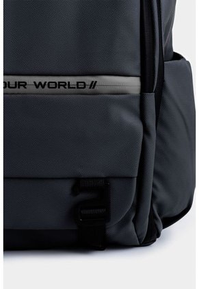 Bolso Tipo Morral Grande Con Detalles En Contraste Bolso Tipo Morral Grande Con Detalles En Contraste Negro NAPPA