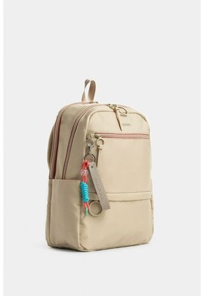 Bolso Tipo Morral Grande Con Cierres Translúcidos Y Herrajes Metálicos Pintados Bolso Tipo Morral Grande Con Cierres Translúcidos Y Herrajes Metálicos Pintados Arena NAPPA