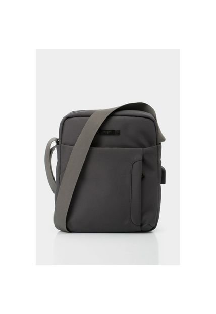 Bolso Tipo Manos Libres Para Hombre En Lona Colman Básico Con Herrajes  Metálicos Y Sistema USB Lateral. - Compra Ahora | Dafiti Colombia