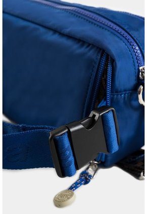 Riñonera Davenport En Textil Convertible A Bandolera Riñonera Davenport En Textil Convertible A Bandolera Azul NAPPA