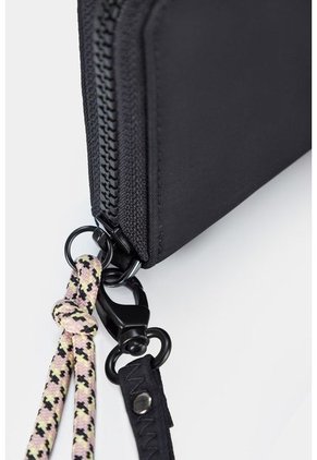 Billetera Portachequera Harrington Para Mujer En Lona Billetera Portachequera Harrington Para Mujer En Lona Negro NAPPA