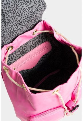 Bolso Tipo Tula Morral Para Mujer En Lona Con Tapa Y Bolsillos Frontales Bolso Tipo Tula Morral Para Mujer En Lona Con Tapa Y Bolsillos Frontales Coral NAPPA