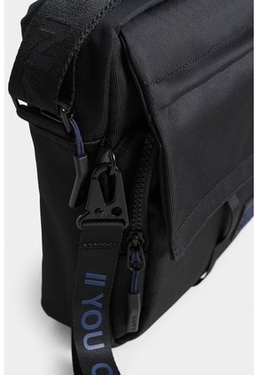 Bandolera Pratt Vit Con Tapa En Bolsillo Bandolera Pratt Vit Con Tapa En Bolsillo Negro NAPPA