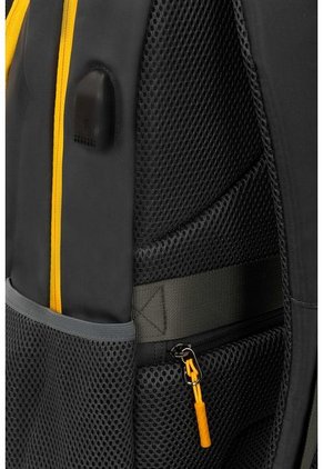 Bolso Para Hombre Tipo Tula Morral En Lona Con Sistema De Malla Para Casco Bolso Para Hombre Tipo Tula Morral En Lona Con Sistema De Malla Para Casco Gris NAPPA