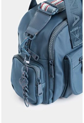 Bolso Tipo Baguette Mediano Con Tapa En Bolsillo Y Doble Compartimento Principal Bolso Tipo Baguette Mediano Con Tapa En Bolsillo Y Doble Compartimento Principal Azul Aguamarina NAPPA