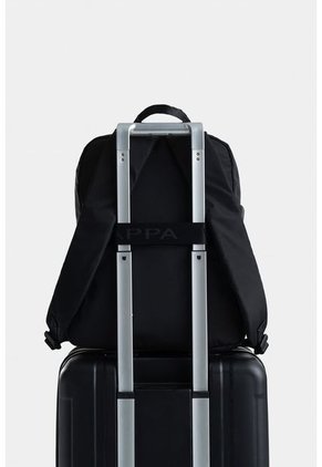 Morral Garner En Lona Tipo Cargo Con Bolsillos Removibles Morral Garner En Lona Tipo Cargo Con Bolsillos Removibles Negro NAPPA