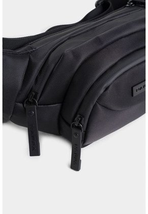 Bolso Tipo Riñonera Para Hombre En Lona Con Bolsillo Frontal Bolso Tipo Riñonera Para Hombre En Lona Con Bolsillo Frontal Negro NAPPA