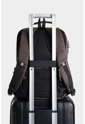 Bolso Tipo Morral Estructurado Con Cierres Impermeables Bolso Tipo Morral Estructurado Con Cierres Impermeables Tabaco NAPPA