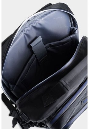 Bolso Tipo Morral Estructurado Con Cierres Impermeables Bolso Tipo Morral Estructurado Con Cierres Impermeables Negro NAPPA