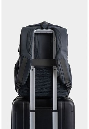 Bolso Tipo Morral Grande Con Capacidad Expandible Bolso Tipo Morral Grande Con Capacidad Expandible Gris NAPPA