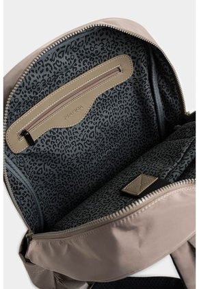 Bolso Tipo Tula Morral En Textil Con Bolsillo Frontal Removible Bolso Tipo Tula Morral En Textil Con Bolsillo Frontal Removible Arena NAPPA