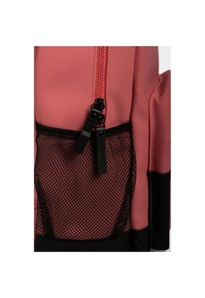 Bolso Tipo Tula Morral Estructurado Para Mujer En Sintetico Liso Con Textura Nubucada Y Bolsillo Frontal Con Mallas Laterales En Contraste