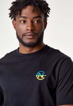 Camiseta Negro-Amarillo-Verde Nautica