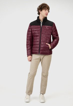 Chaqueta Vinotinto-Negro NAUTICA