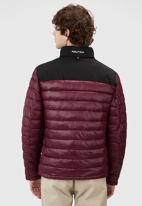 Chaqueta Vinotinto-Negro NAUTICA