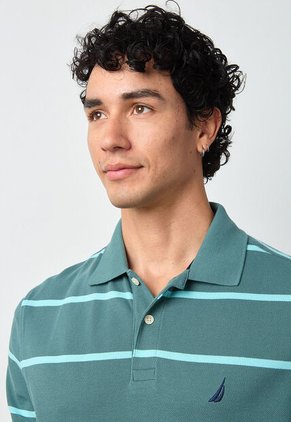 Polo NAUTICA Verde