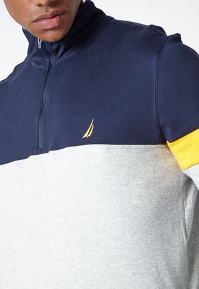 Buzo Azul-Gris-Amarillo Nautica