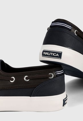 Apache Blanco- Azul-Café-Blanco Nautica Spinnaker Mix