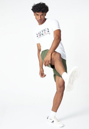 Camiseta Blanco-Azul-Rojo Nautica