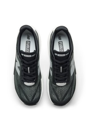 Tenis Running FuelCell Rebel V5 New Balance MFCXLO5