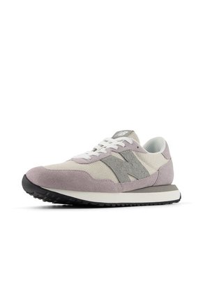 Tenis New Balance 237 Hombre-Morado/Beige