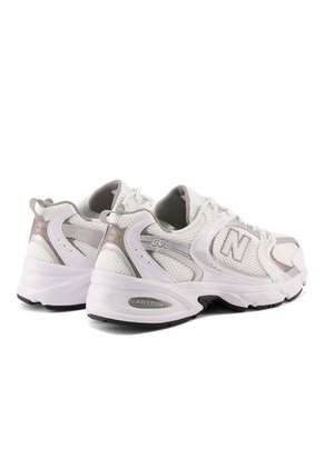 Tenis New Balance 530 Mujer-Blanco/Gris Plata