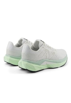 Tenis New Balance Propel Mujer-Blanco