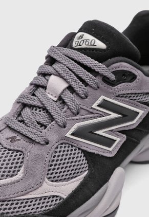Tenis new balance 9060 Gris