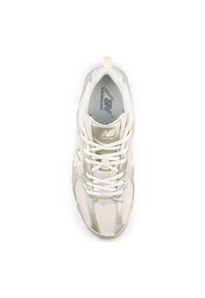 TENIS NEW_BALANCE UNISEXO U5301Z0 530 Talla 8