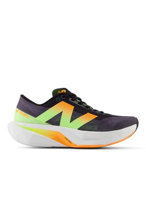 Tenis Deportivos New Balance FuelCell Rebel V4 Negro Mujer