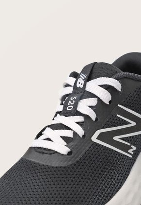 Tenis Running Negro-Blanco New Balance Kids 520