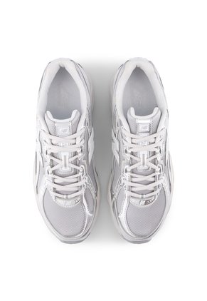 Tenis Lifestyle Unisex 740 New Balance U7405I7